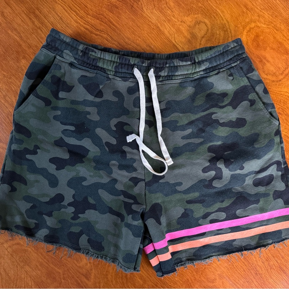 Sundry Womens Green Camo Fleece Drawstring Shorts NEW